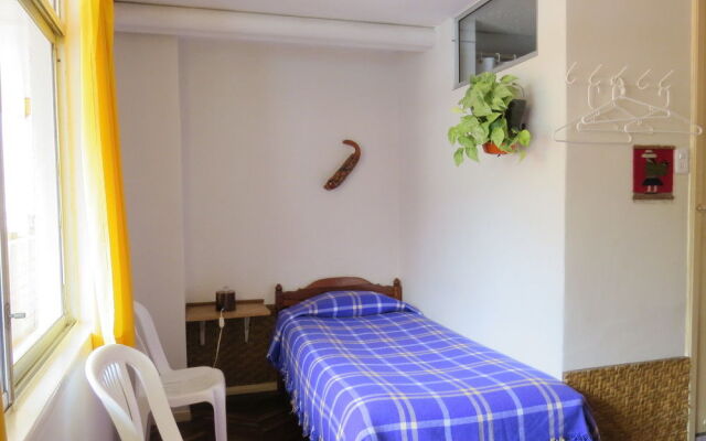 Hostal Plantas  Y Blanco