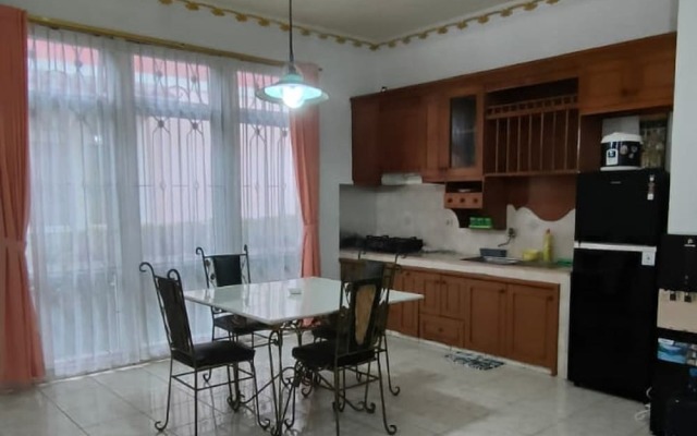 Villa Kota Bunga Anyelir