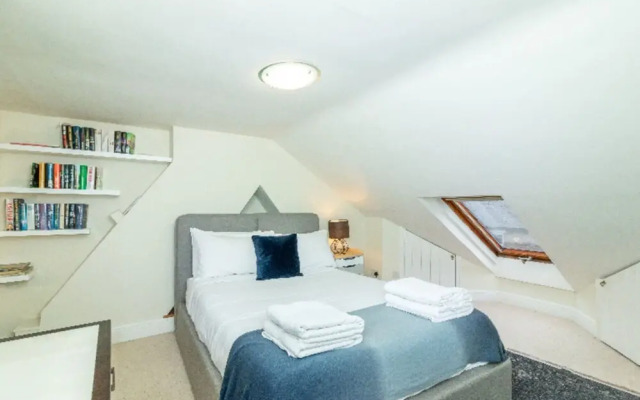 The River Cam Escape - 5bdr With Private Pond & Garden