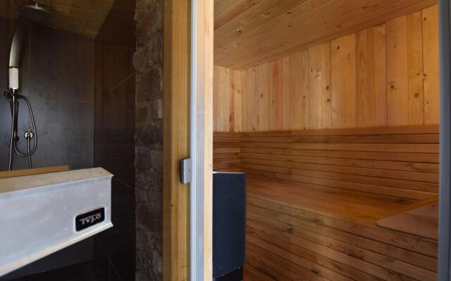 Grandeur Villa with Sauna & Hot Tub in Durbuy