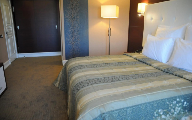 Paradise Island Hotel