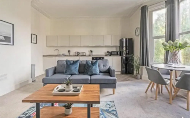 Stunning Large 1-bed Apartment in Tunbridge Wells