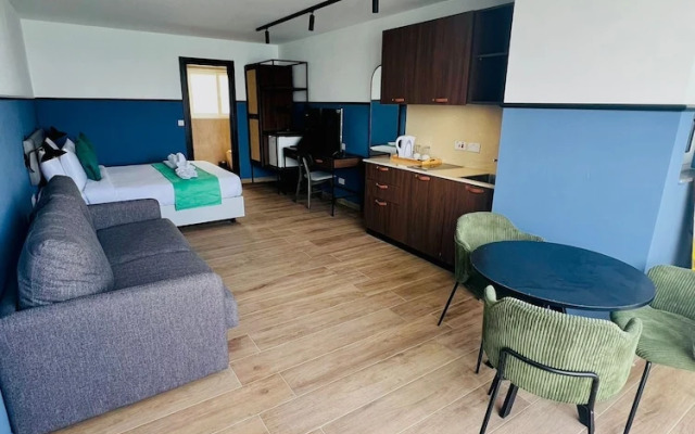 South32 Hotel