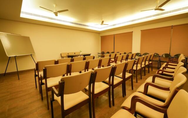 Mookkannoor Tourist Home by OYO Rooms