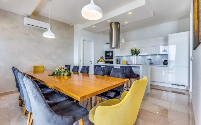 House Luxus Villa Arly