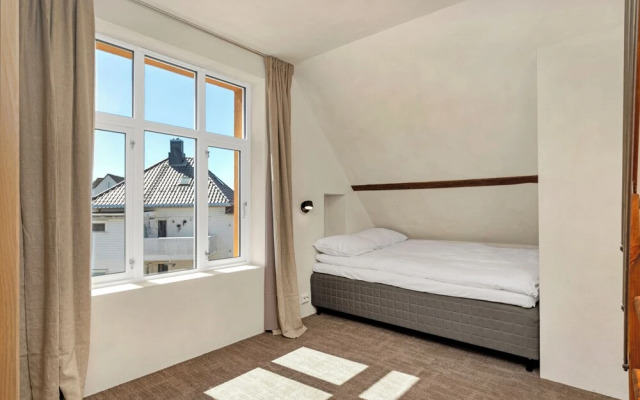 Central Guest House - Private bedroom