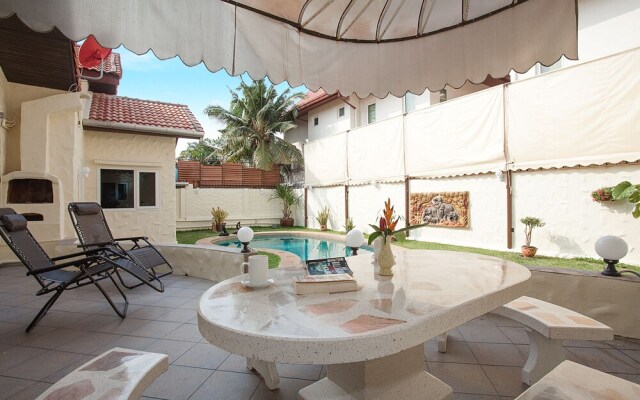 Nai Mueang Far Villa with 4 bedroom