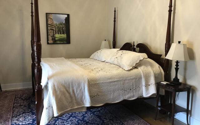 Canemount Plantation Inn