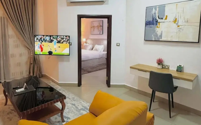 Spiffy Apartment
