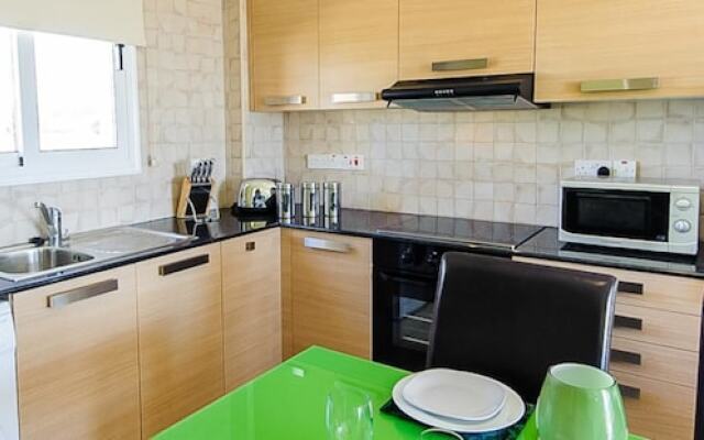 Oceanview Luxury Apartment 064