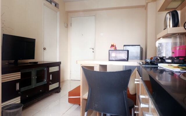 Kalibata Apartment With Sofa Bed Near Shopping Center