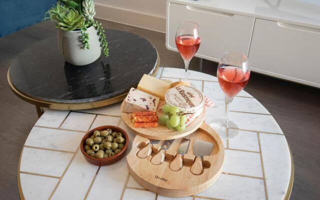 Elliot Oliver - Cosy 2 Bedroom Town Centre Apartment