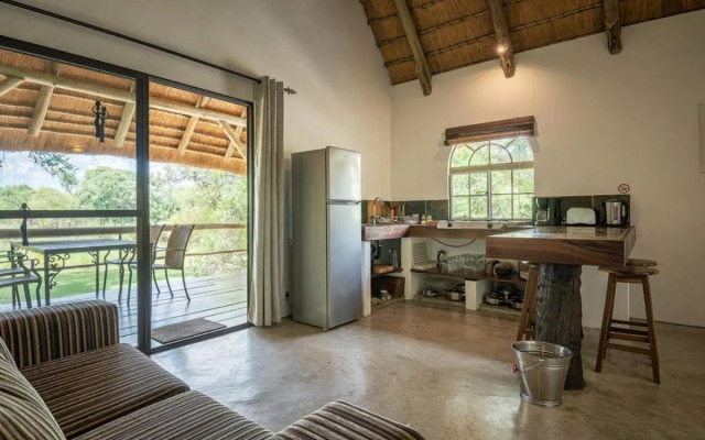 Mobola Lodge