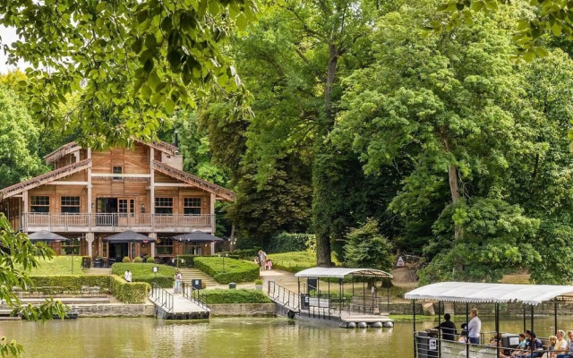 The Pink House, Uccle