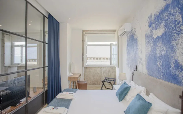 Modern Coastline Apartment