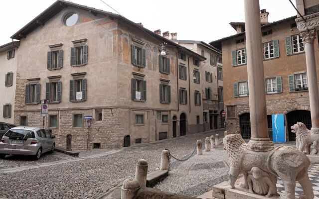 BnButler - Bergamo - Via Simone Mayr 2