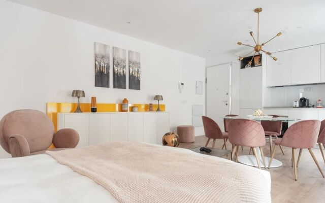 Incredible Design 2bedroom Apt, Sleeps 6 in Centro
