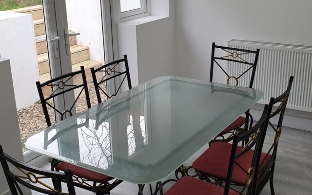 Modern Rochester 3 Bed House