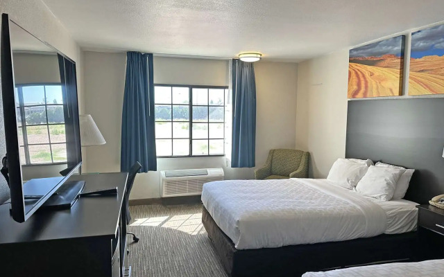 Clarion Pointe Winslow I-40