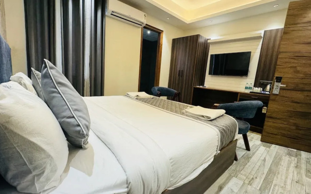 Raksha Suites & Banquet Greater Noida
