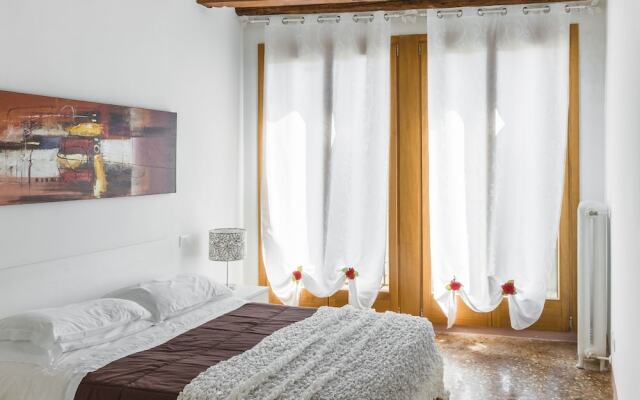 Accademia Charm Apartments