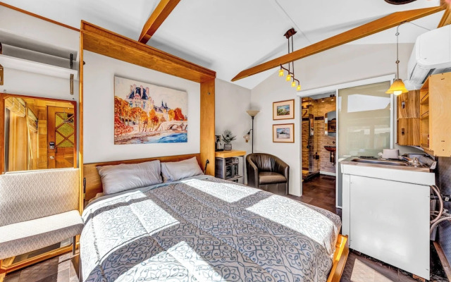 Snuggle Inn A Romantic Couples Retreat!