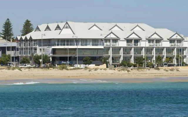 Ocean Centre Hotel