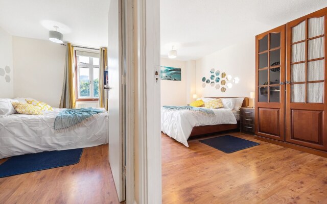 Canton Street - Deluxe Guest Room 3
