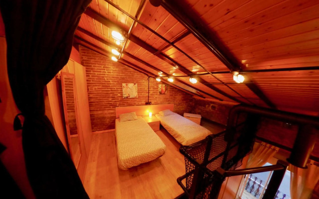 Old Fisherman's House in Malvarrosa Beach