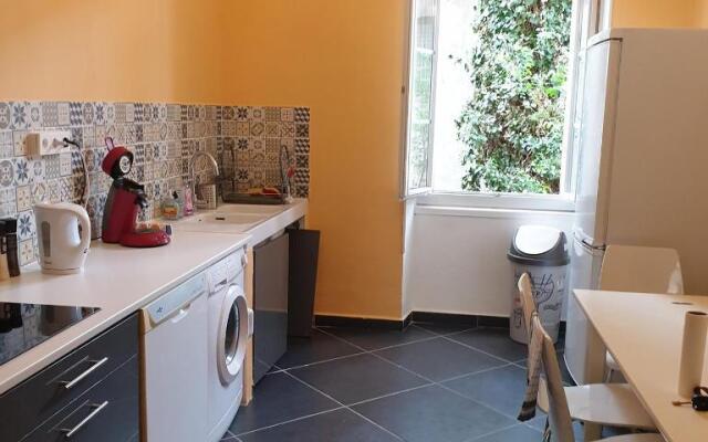 Appartement intra muros 8 personnes climatisé Wifi stationnement facile
