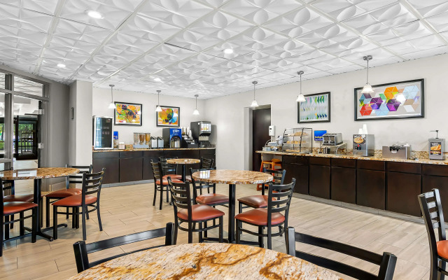 Best Western Knoxville Suites - Downtown