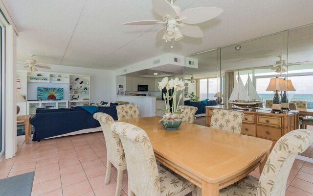 OC201 - Ocean Condo by RedAwning