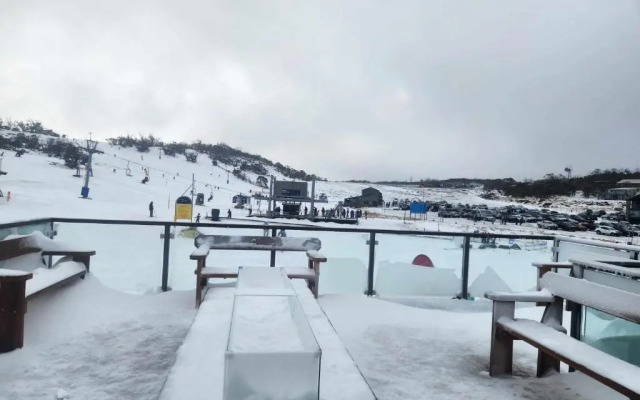 Smiggins Hotel & Chalet Apartments