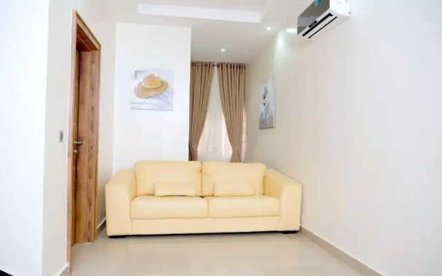 Luxury House - Sleeps 8 & Free Parking
