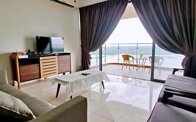 Superb Seaview Royal Strand Danga Bay Country Garden
