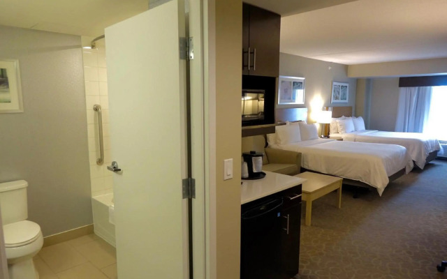 Holiday Inn Express & Suites Oshawa Downtown - Toronto Area by IHG
