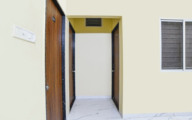 Fabhotel Mannat
