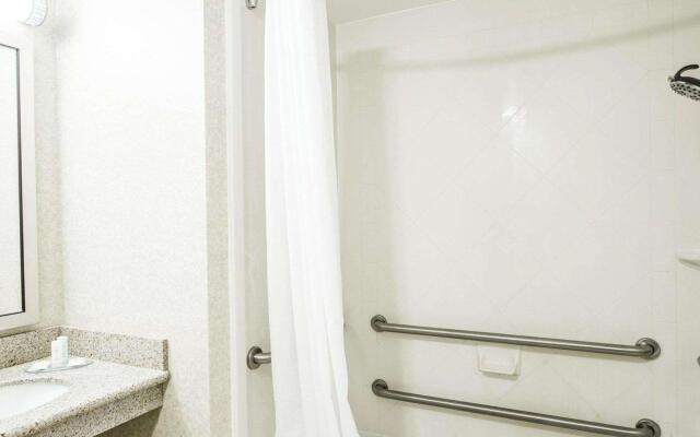 Comfort Inn & Suites Scarborough - Portland