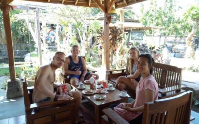 Sunrise Lodge & Lounge