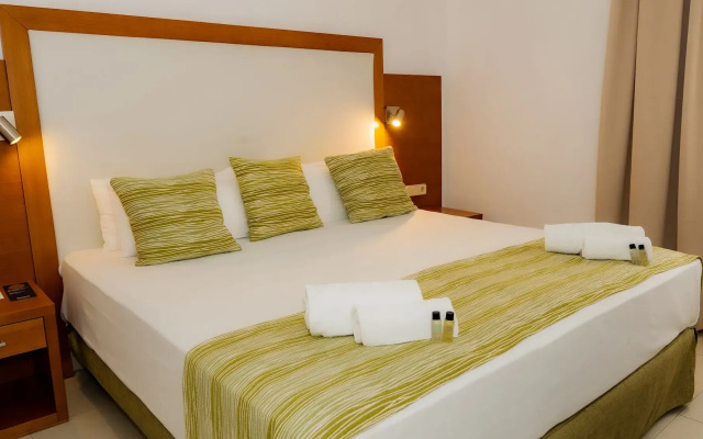 Apartamentos Hesperia Bristol Playa