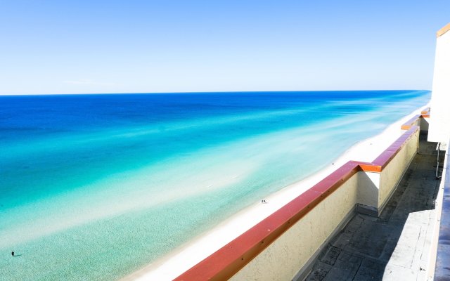 Landmark Holiday Beach Resort by VRI Americas
