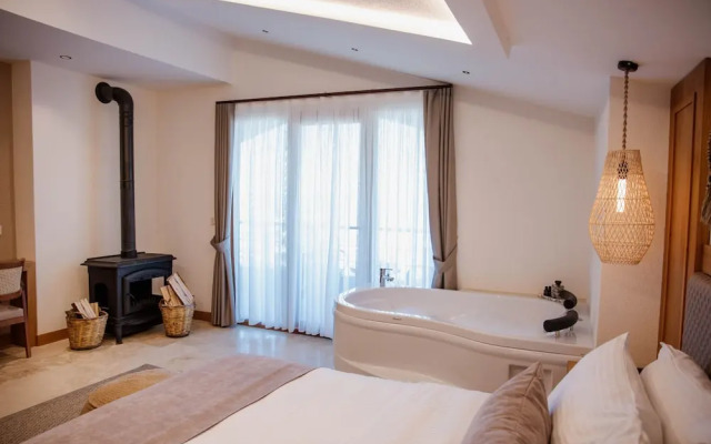 Villaqua Boutique Hotel