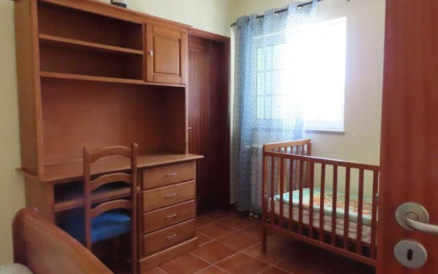 Lovely 3-bed House in Queimada Ideal for Families