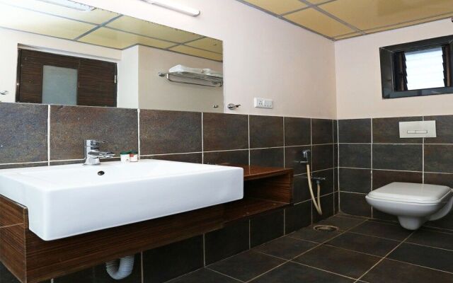 Oyo 14712 The New Garden Inn