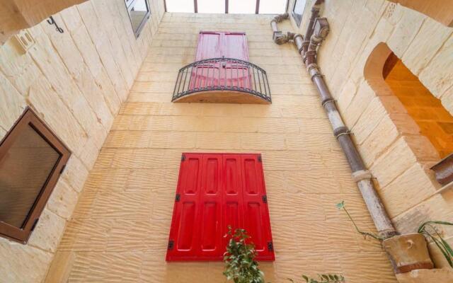 5 bedrooms villa with private pool and wifi at In Nadur 1 km away from the beach