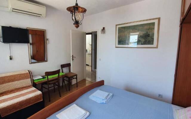 3 A beautiful apartment with a sea view