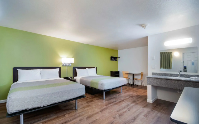 Motel 6 Burlington, WA