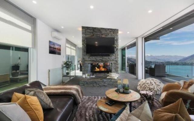 Remarkable Queenstown Lake House