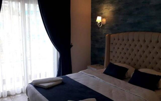 Double Inn Marina Hotel