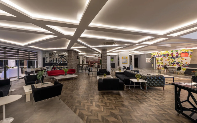 White City Beach - Adults Only